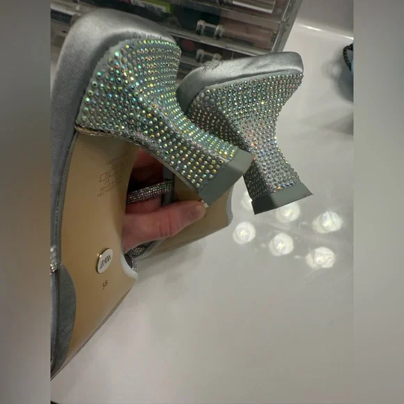 ZARA Iridescent Kitten Heel Sandals - Picture 4 of 8
